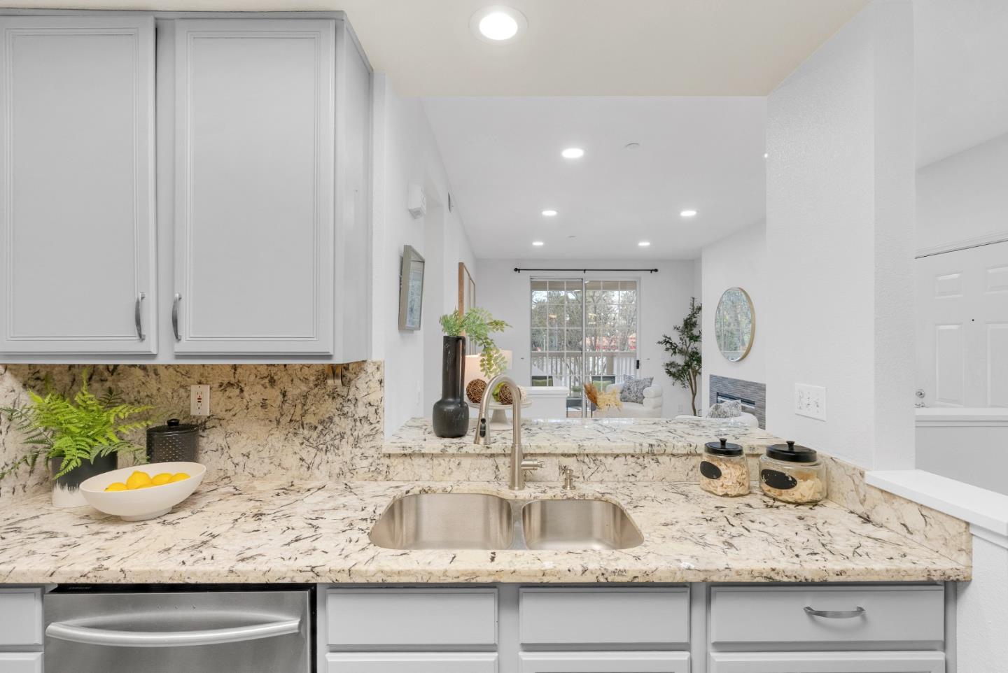 601 Arcadia Terrace 202