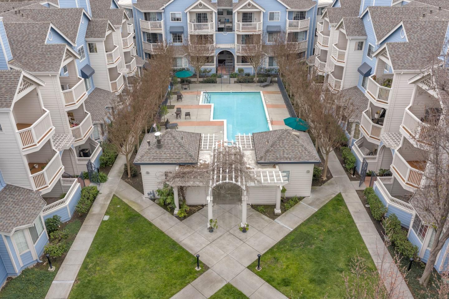 601 Arcadia Terrace 202