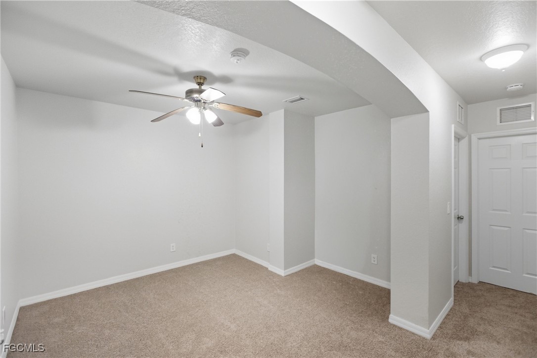 9656 Roundstone CIR