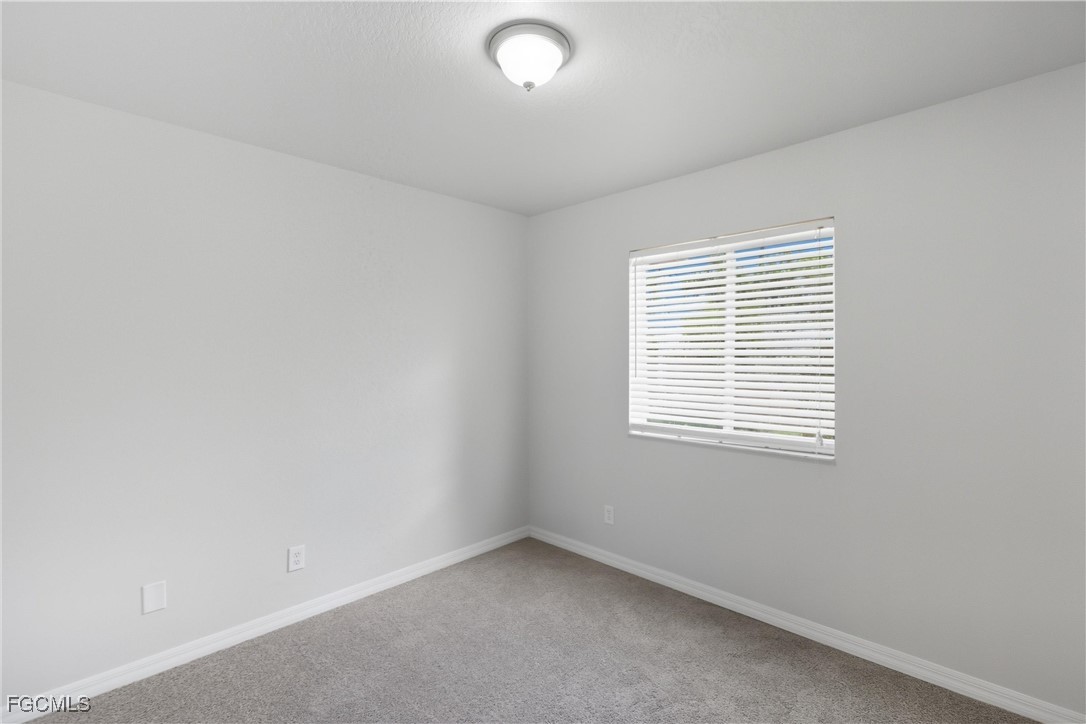 9656 Roundstone CIR