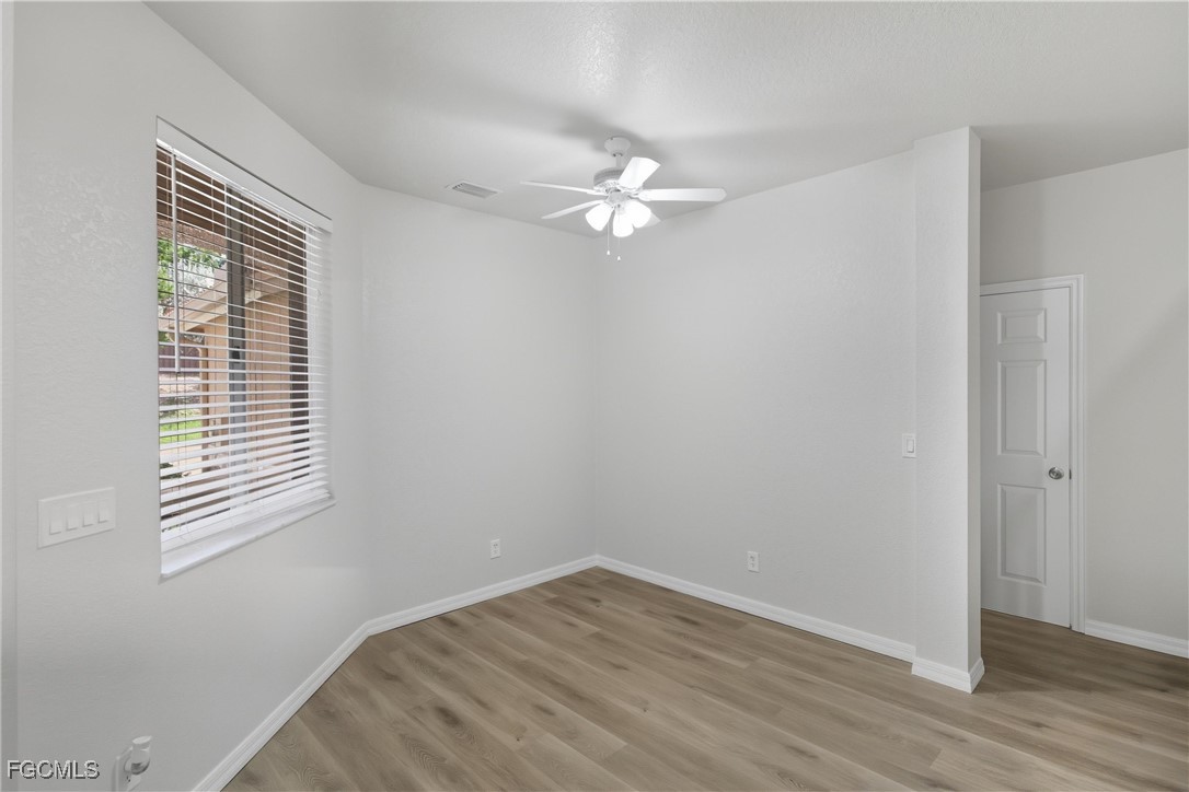 9656 Roundstone CIR