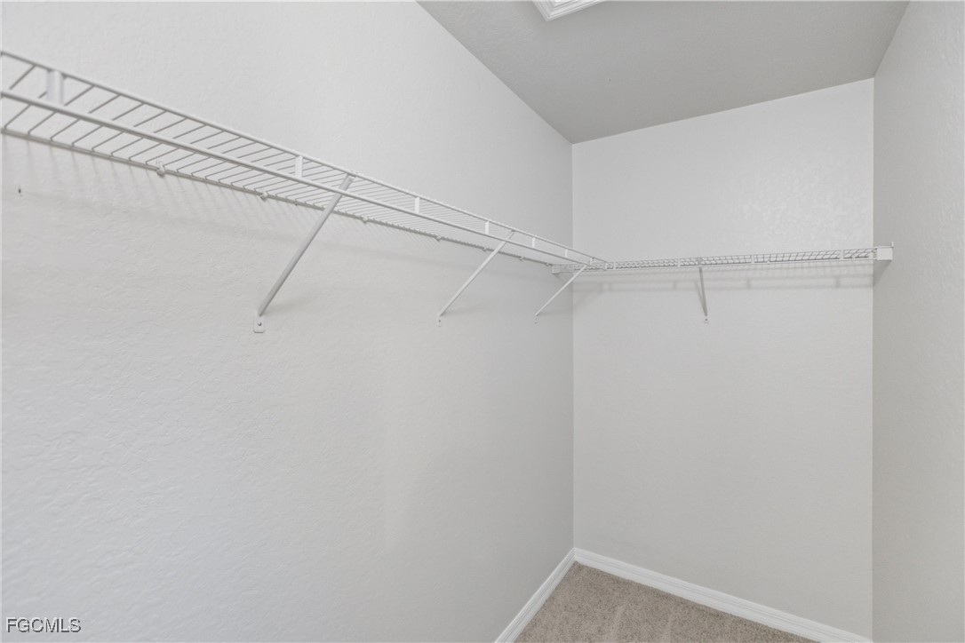 9656 Roundstone CIR