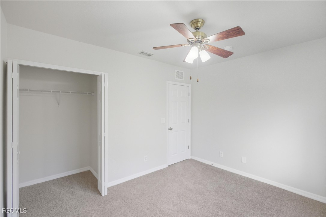 9656 Roundstone CIR