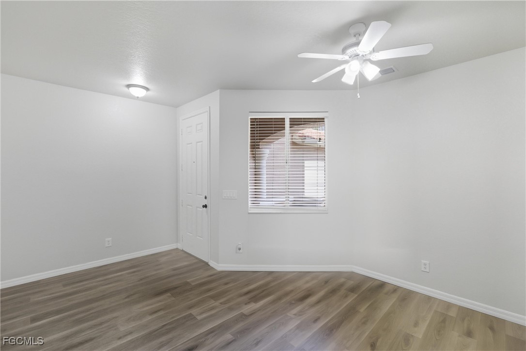 9656 Roundstone CIR