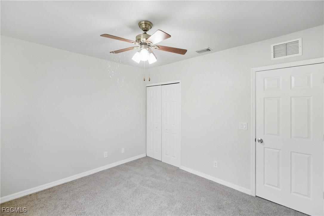 9656 Roundstone CIR