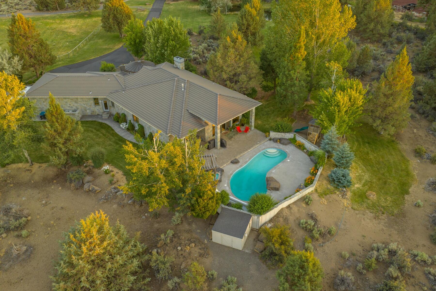 21800 Paloma Drive