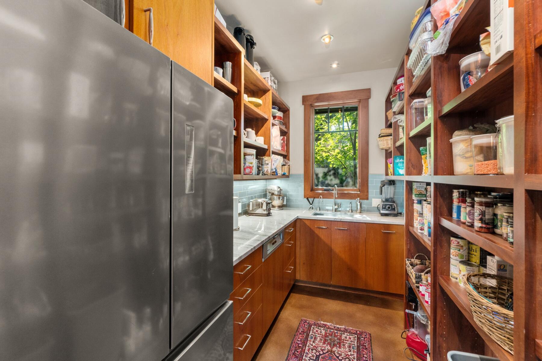 3449 NW Greenleaf Way