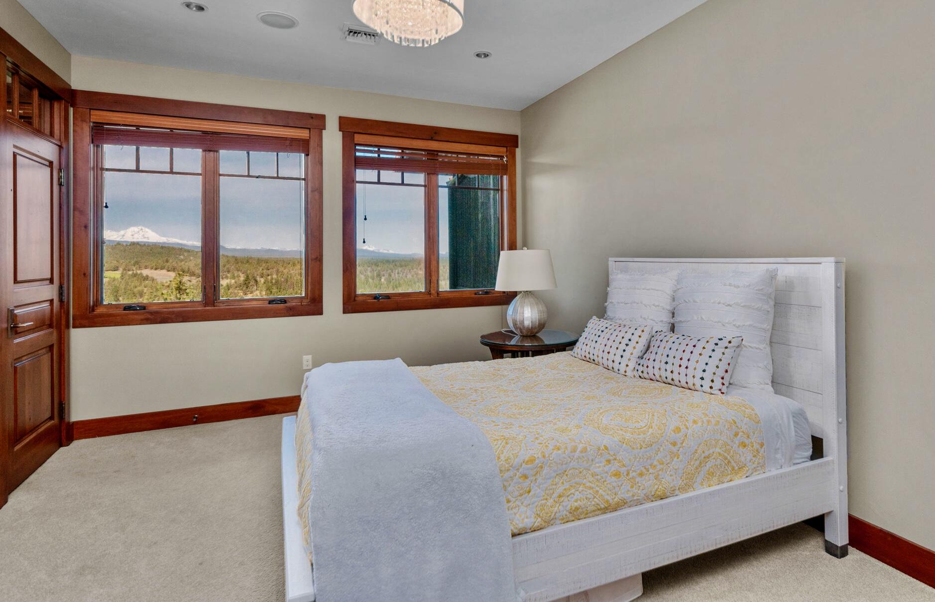 3449 NW Greenleaf Way