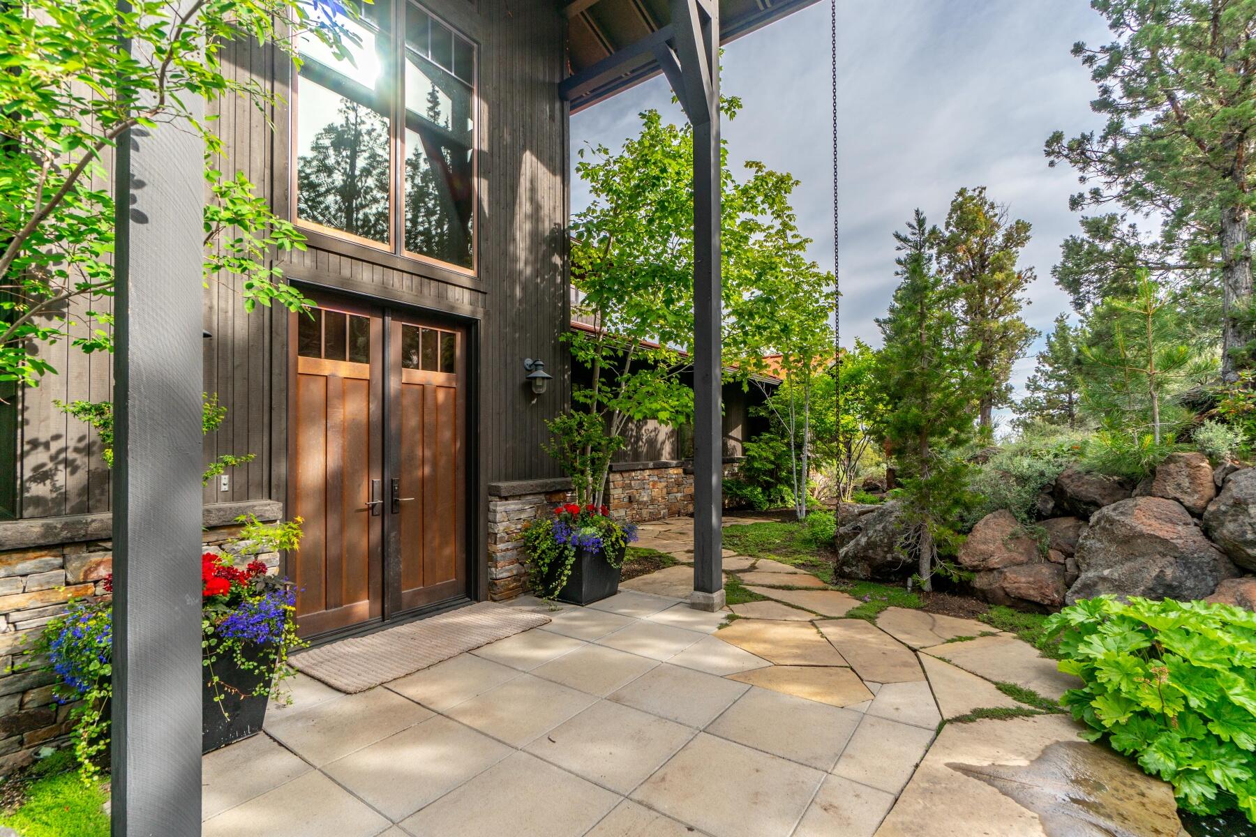 3449 NW Greenleaf Way