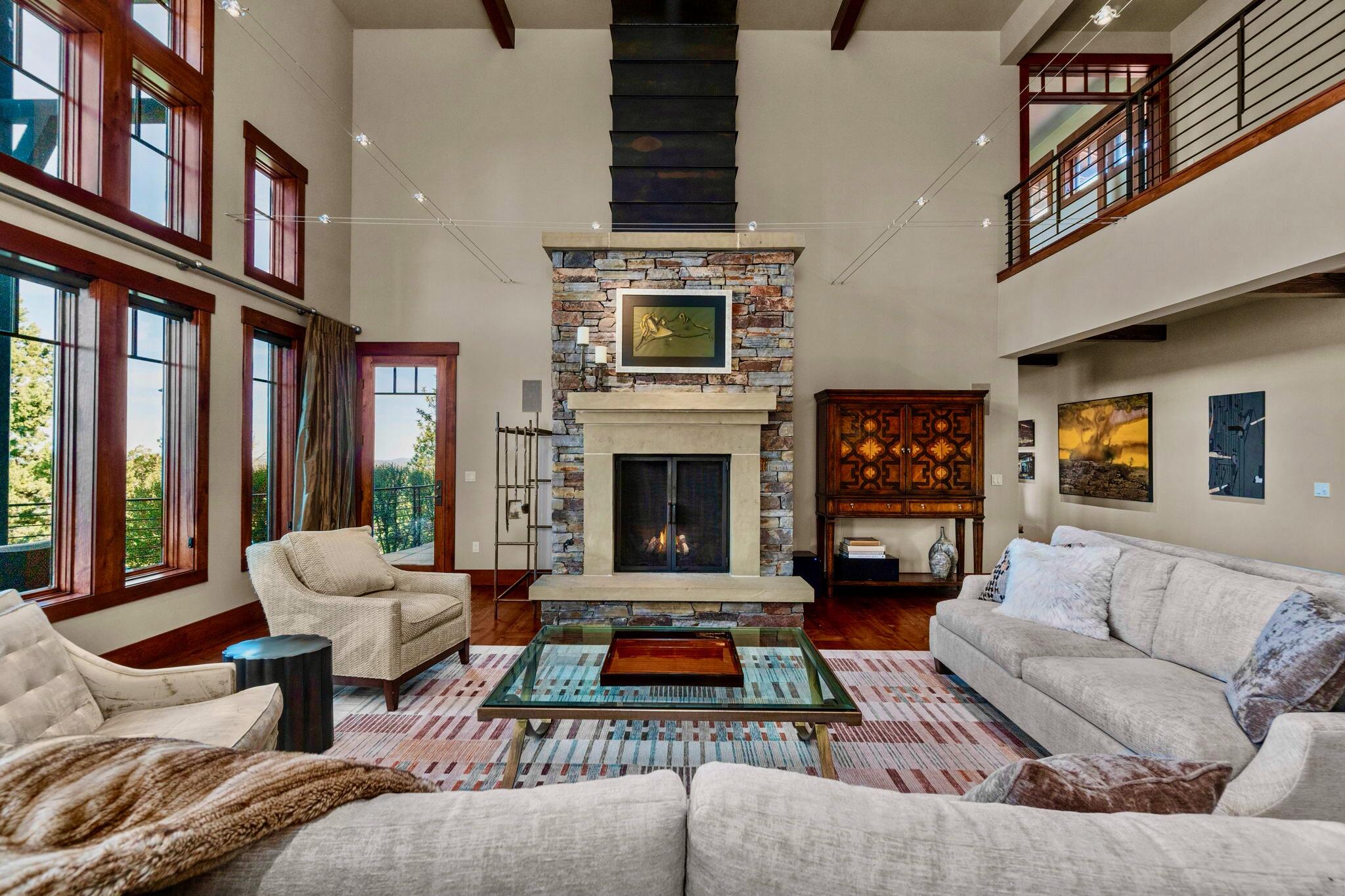 3449 NW Greenleaf Way