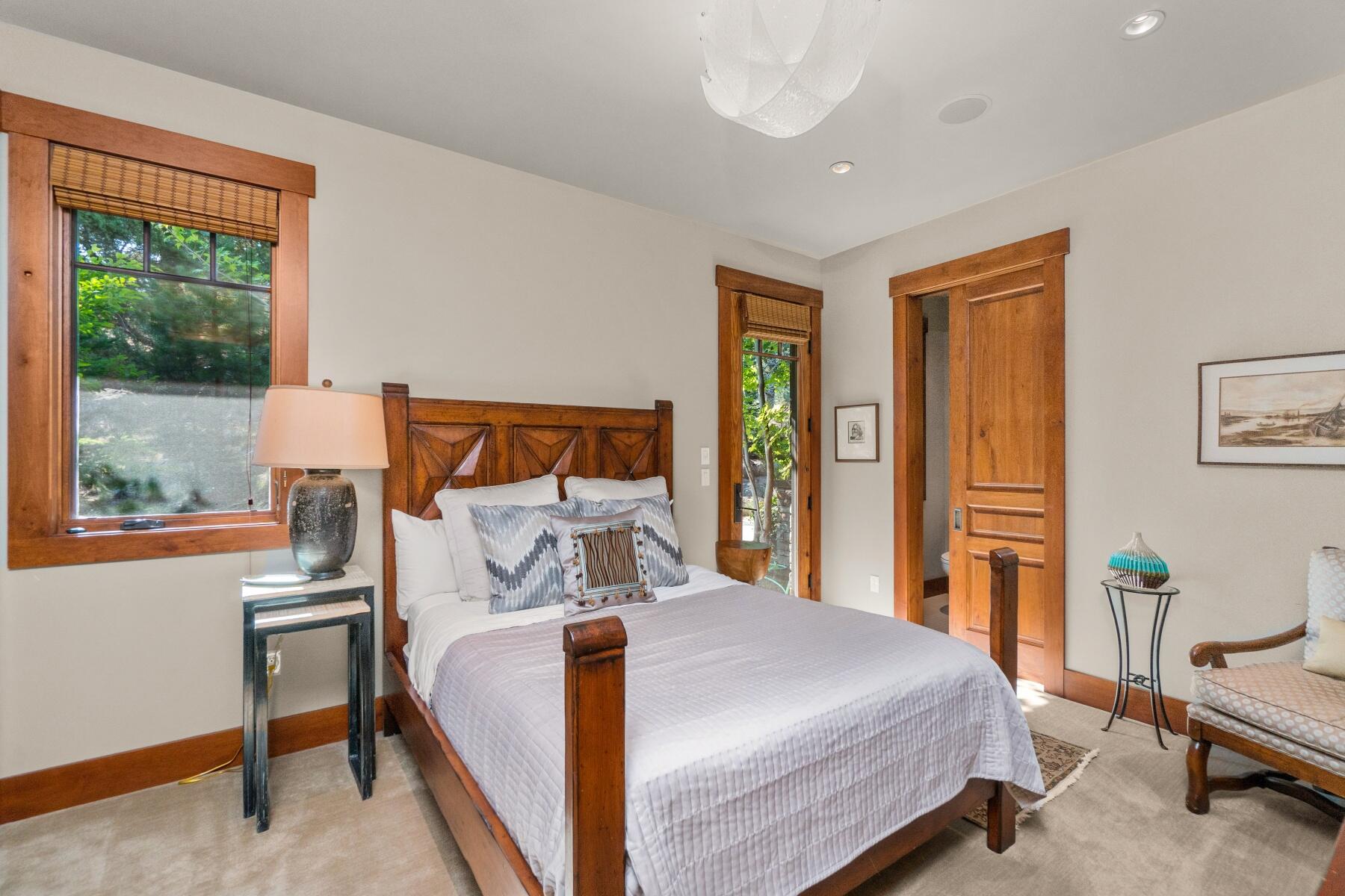 3449 NW Greenleaf Way