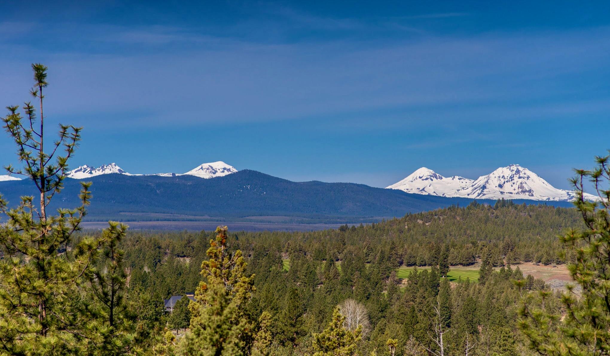 3449 NW Greenleaf Way