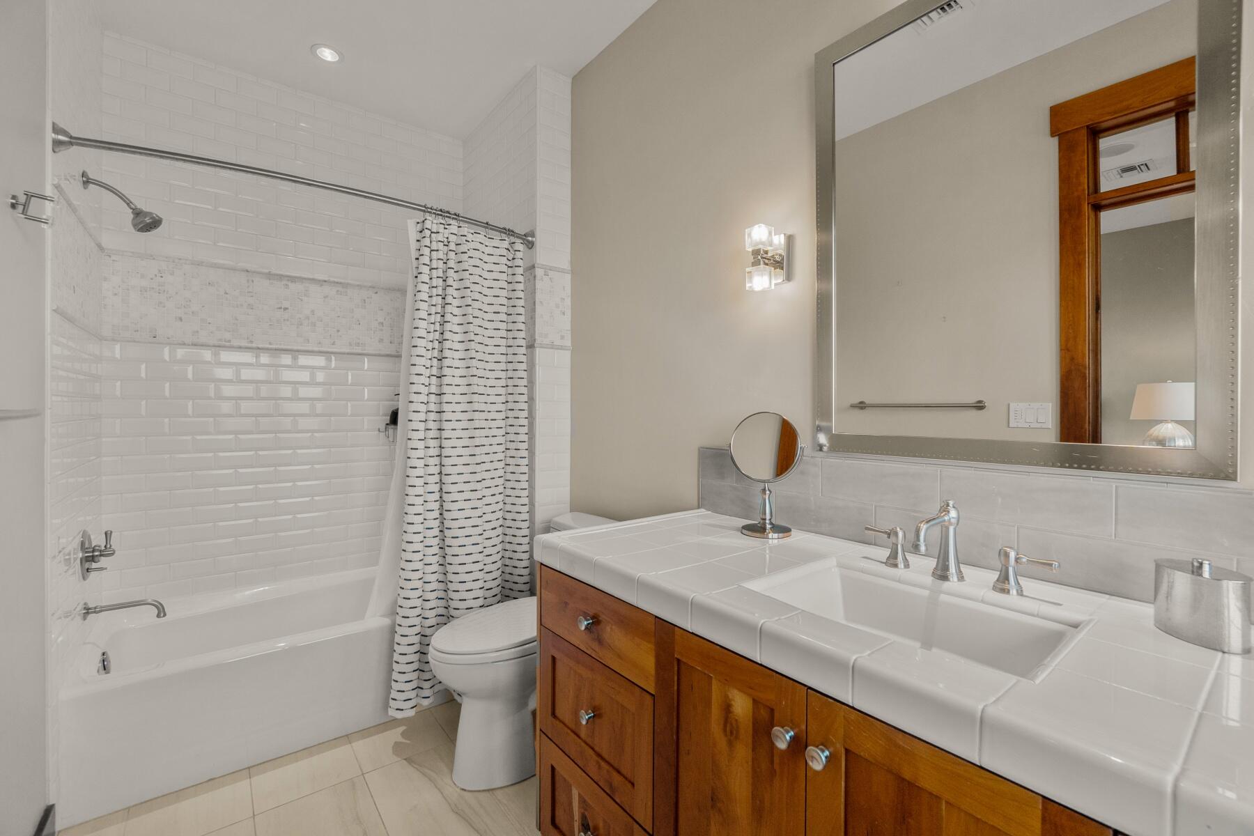 3449 NW Greenleaf Way