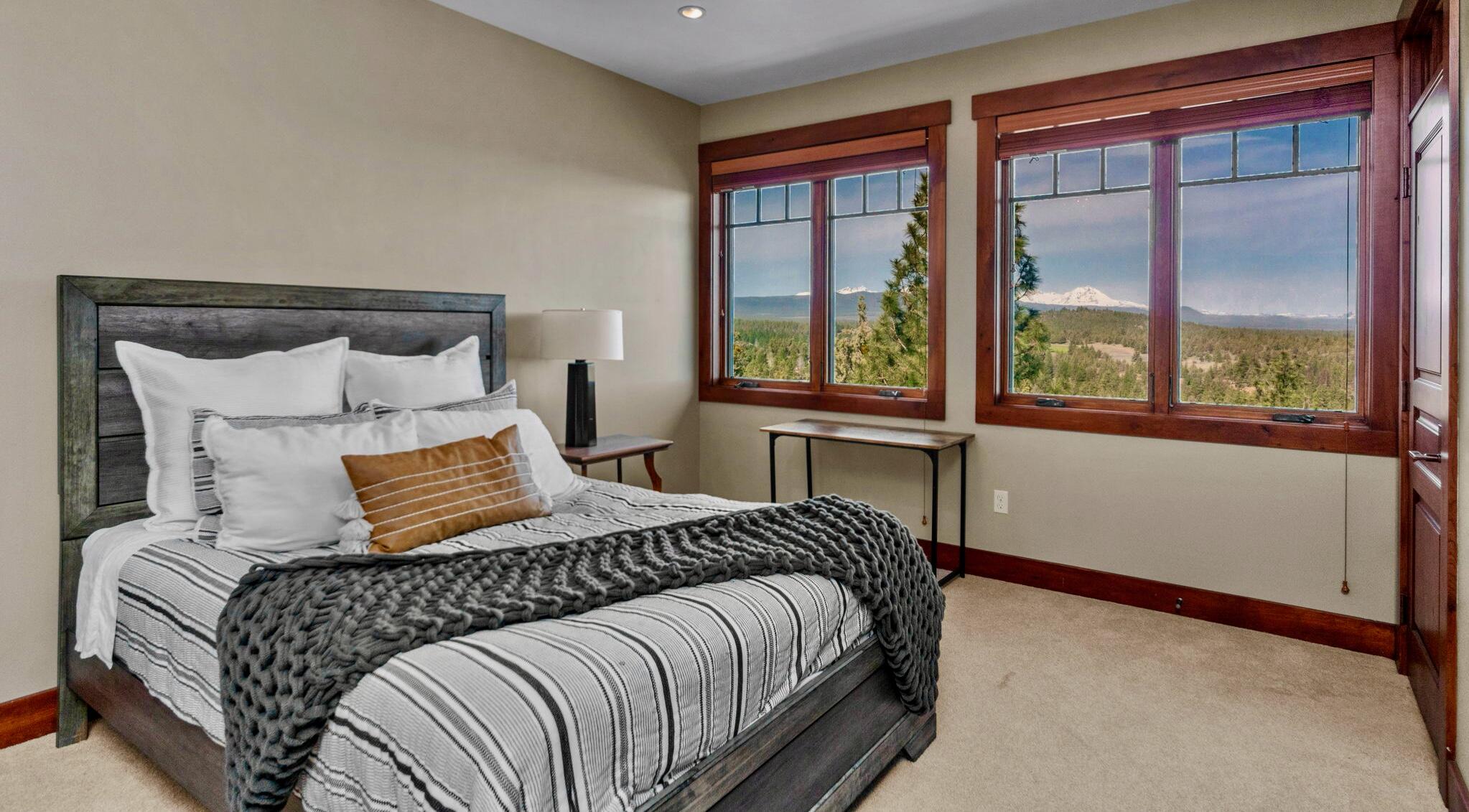 3449 NW Greenleaf Way