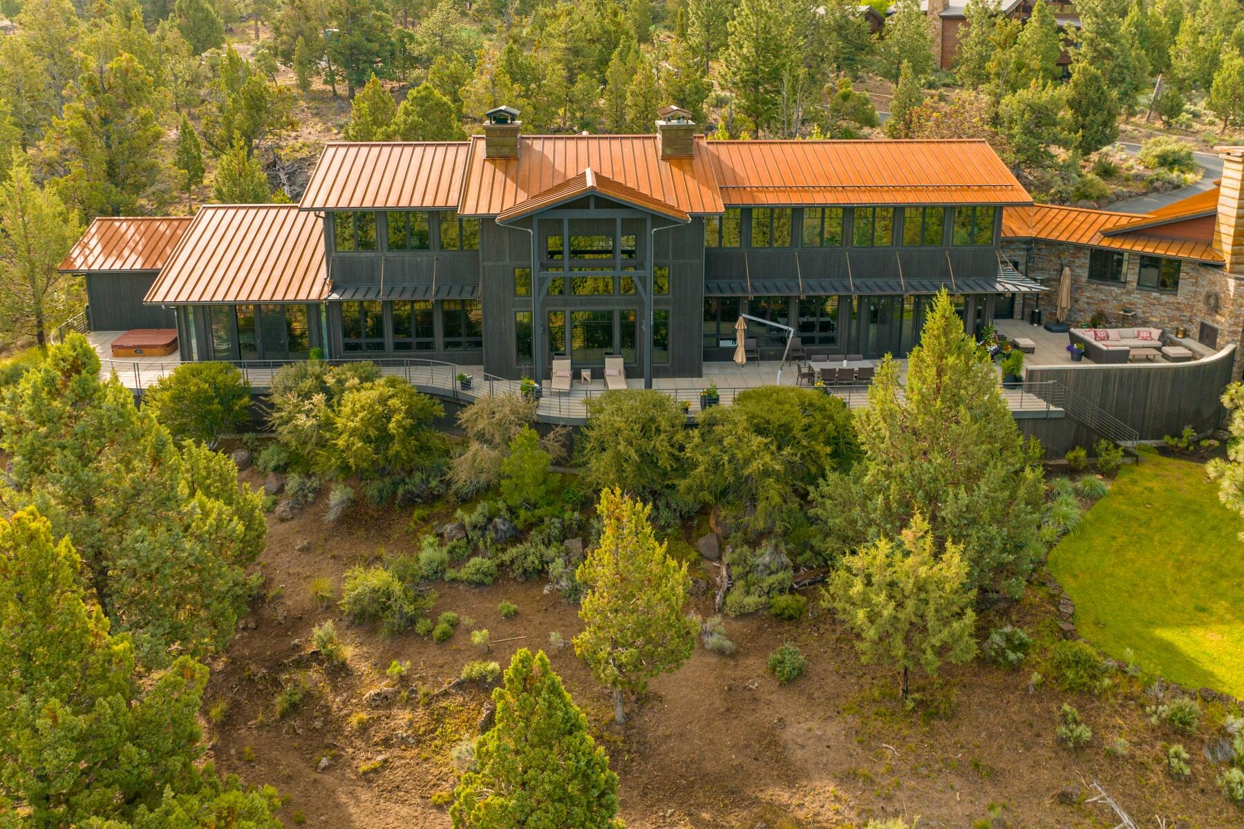 3449 NW Greenleaf Way