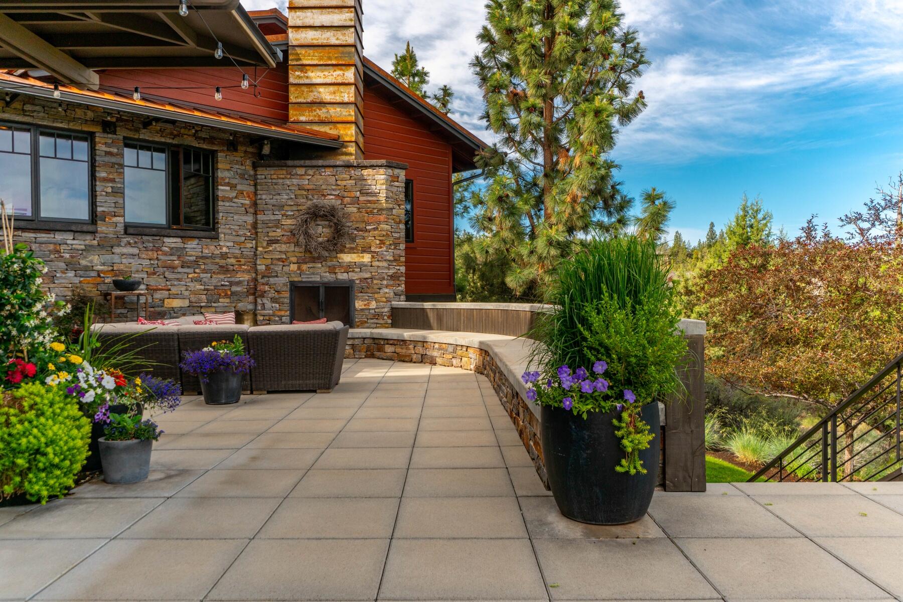 3449 NW Greenleaf Way