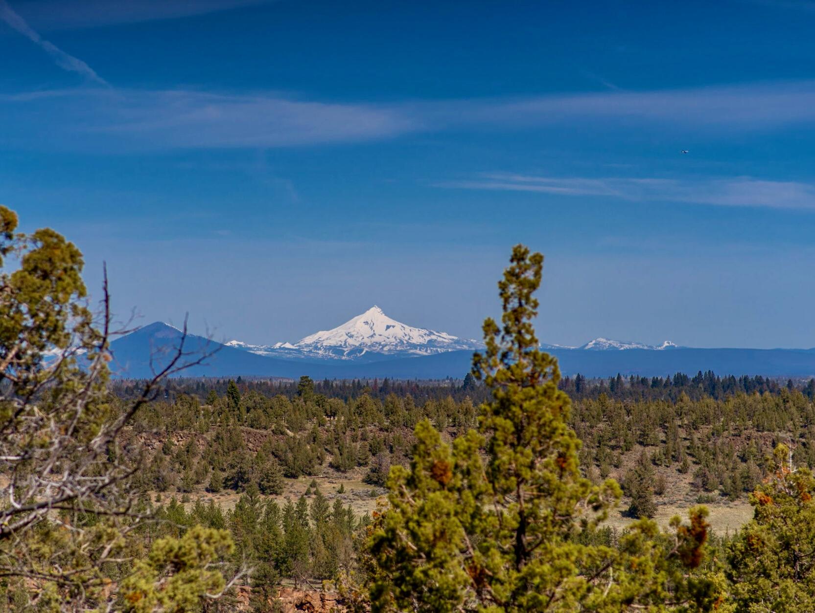 3449 NW Greenleaf Way