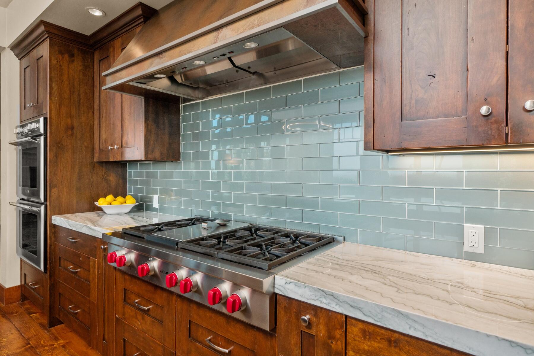 3449 NW Greenleaf Way