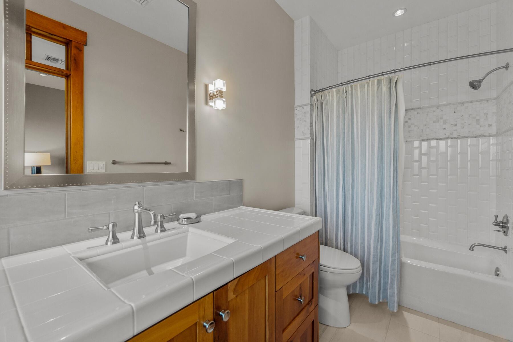 3449 NW Greenleaf Way