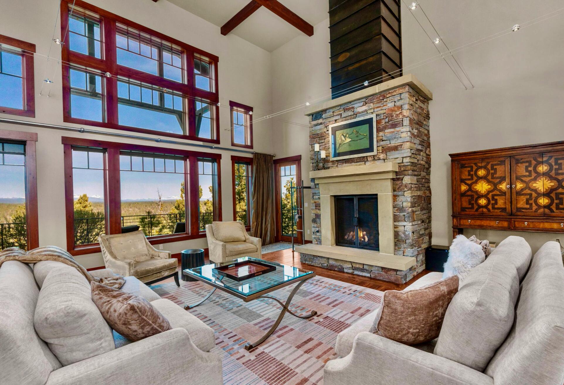 3449 NW Greenleaf Way