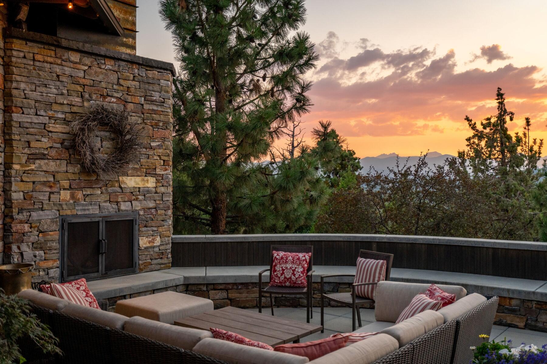 3449 NW Greenleaf Way