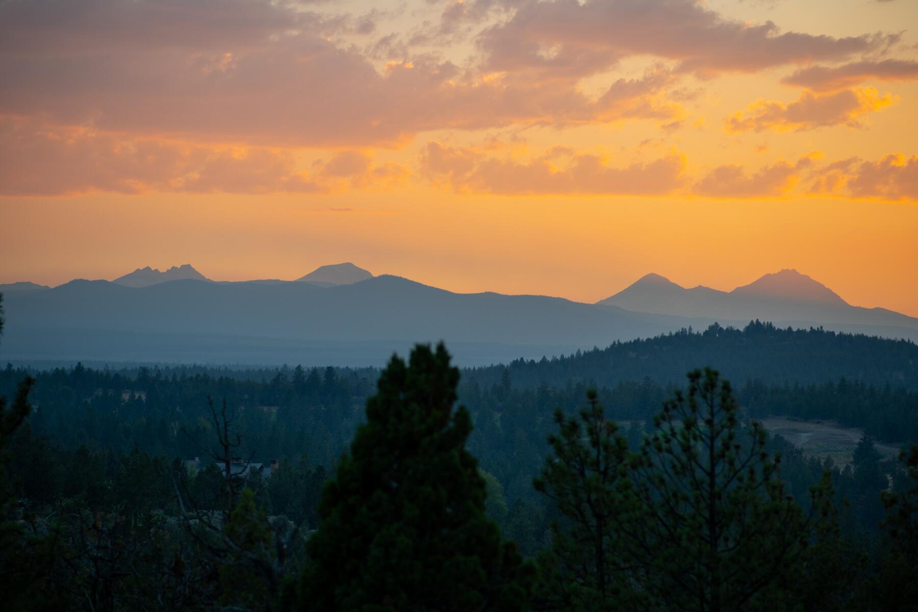 3449 NW Greenleaf Way