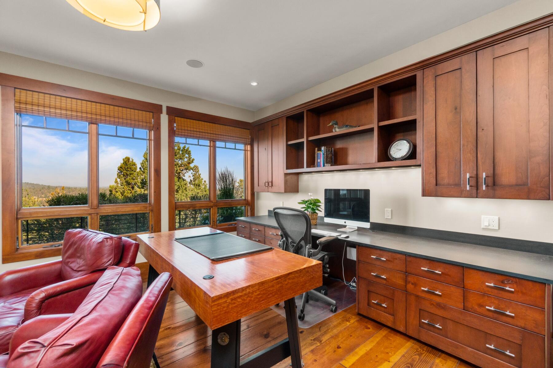 3449 NW Greenleaf Way