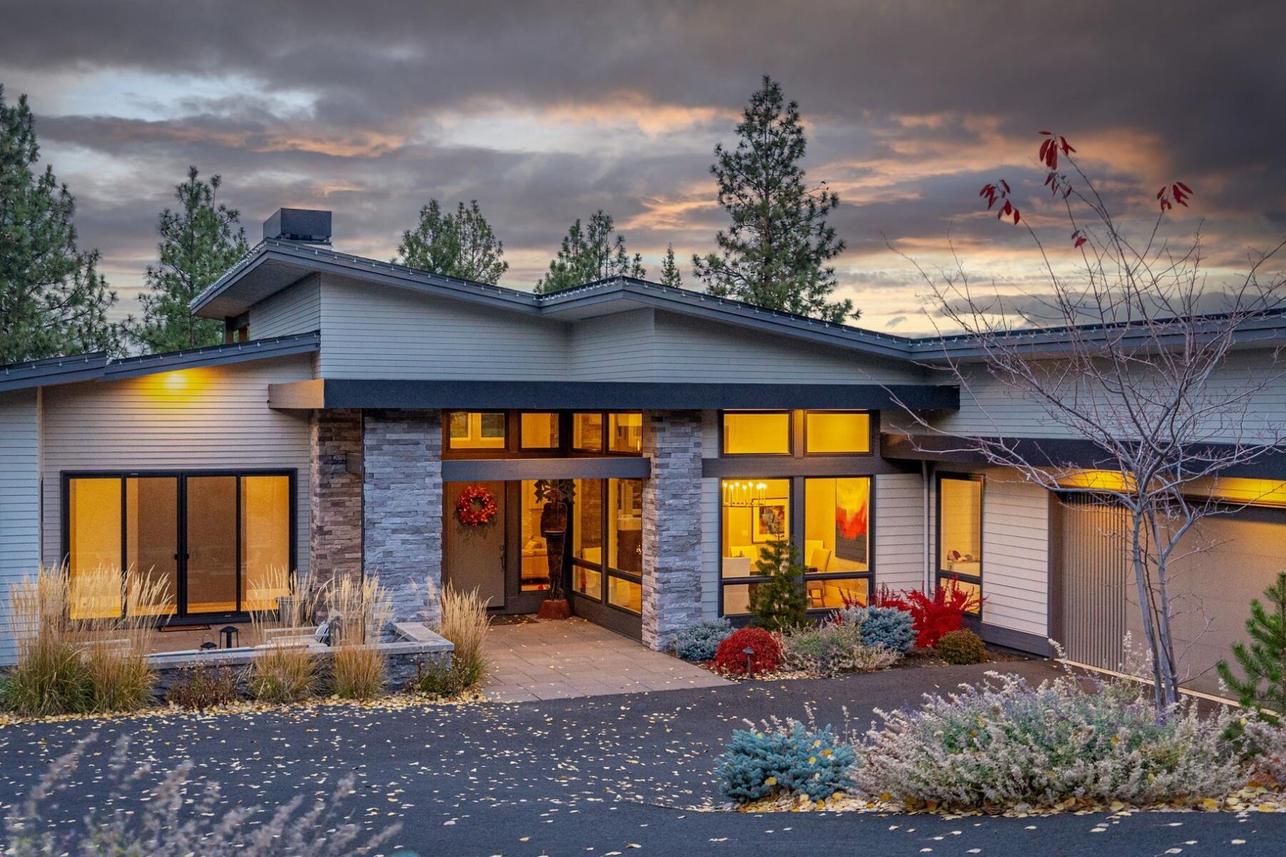 2799 NW Horizon Drive