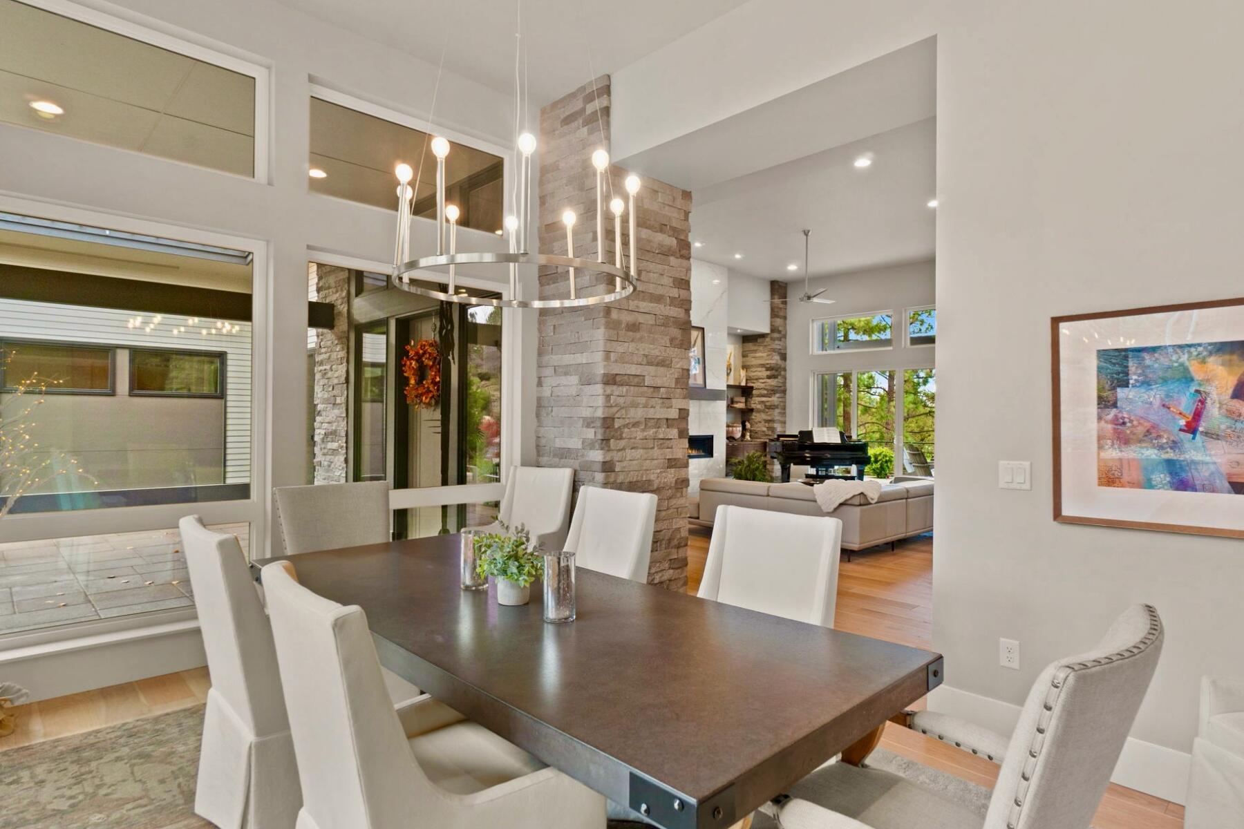 2799 NW Horizon Drive
