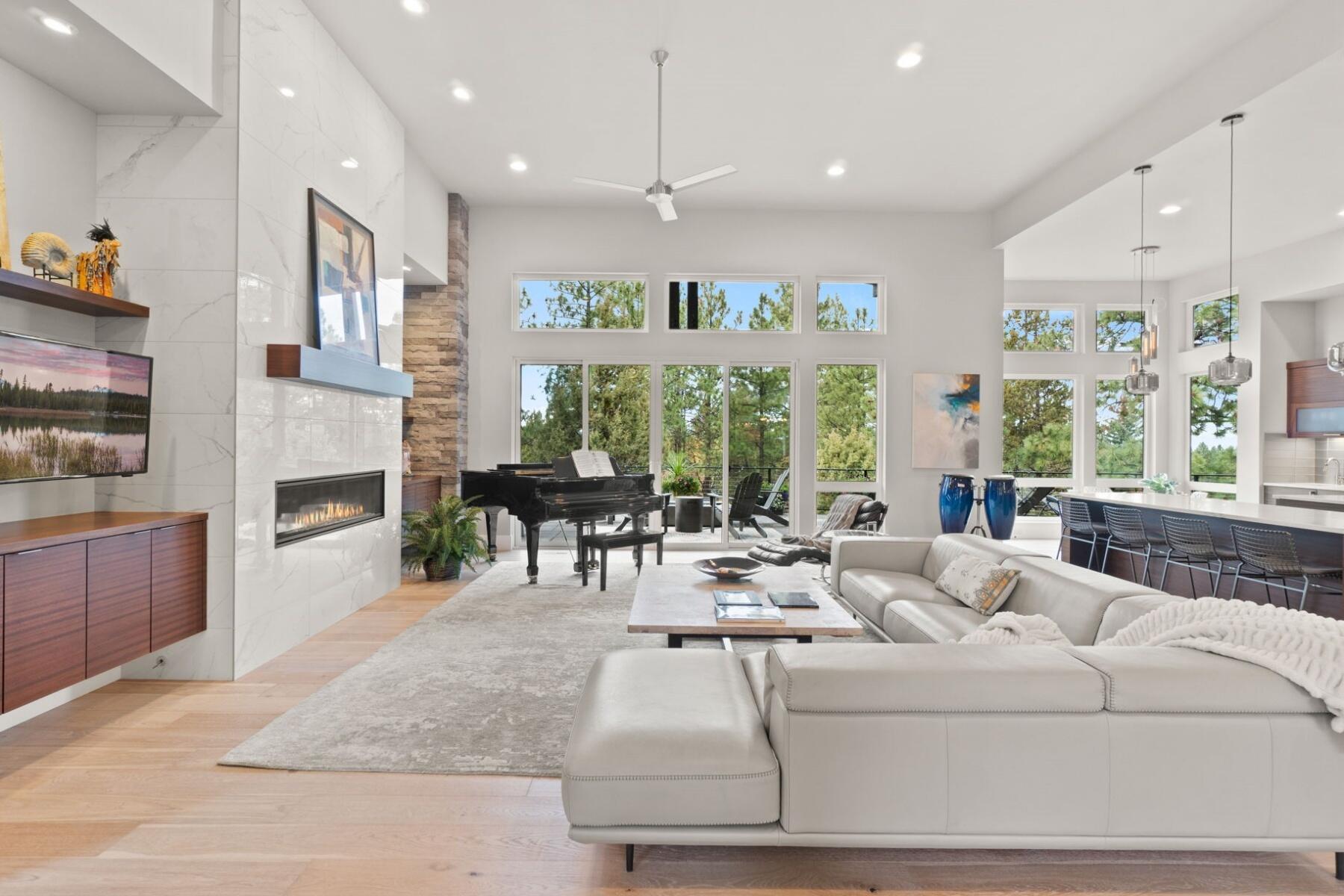 2799 NW Horizon Drive