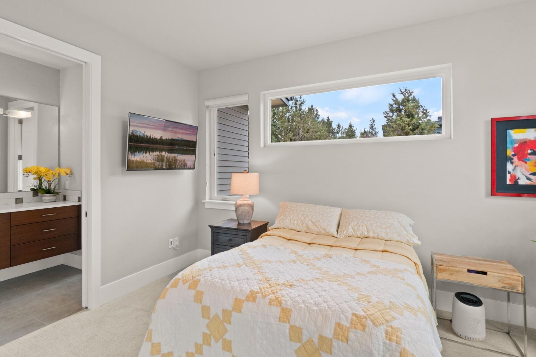 2799 NW Horizon Drive