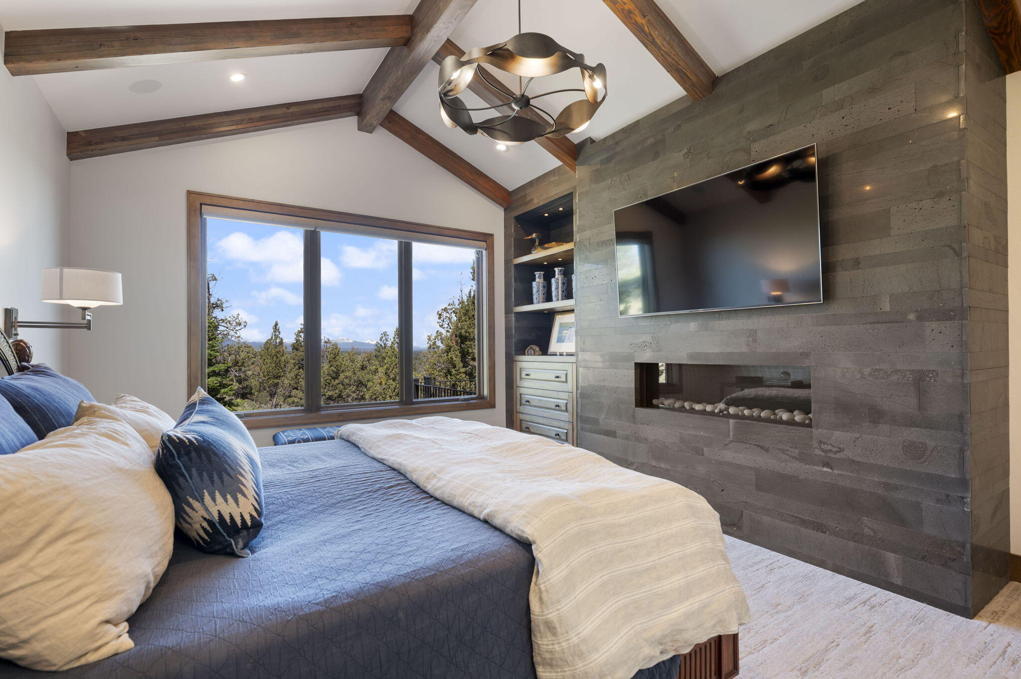 3481 NW Greenleaf Way