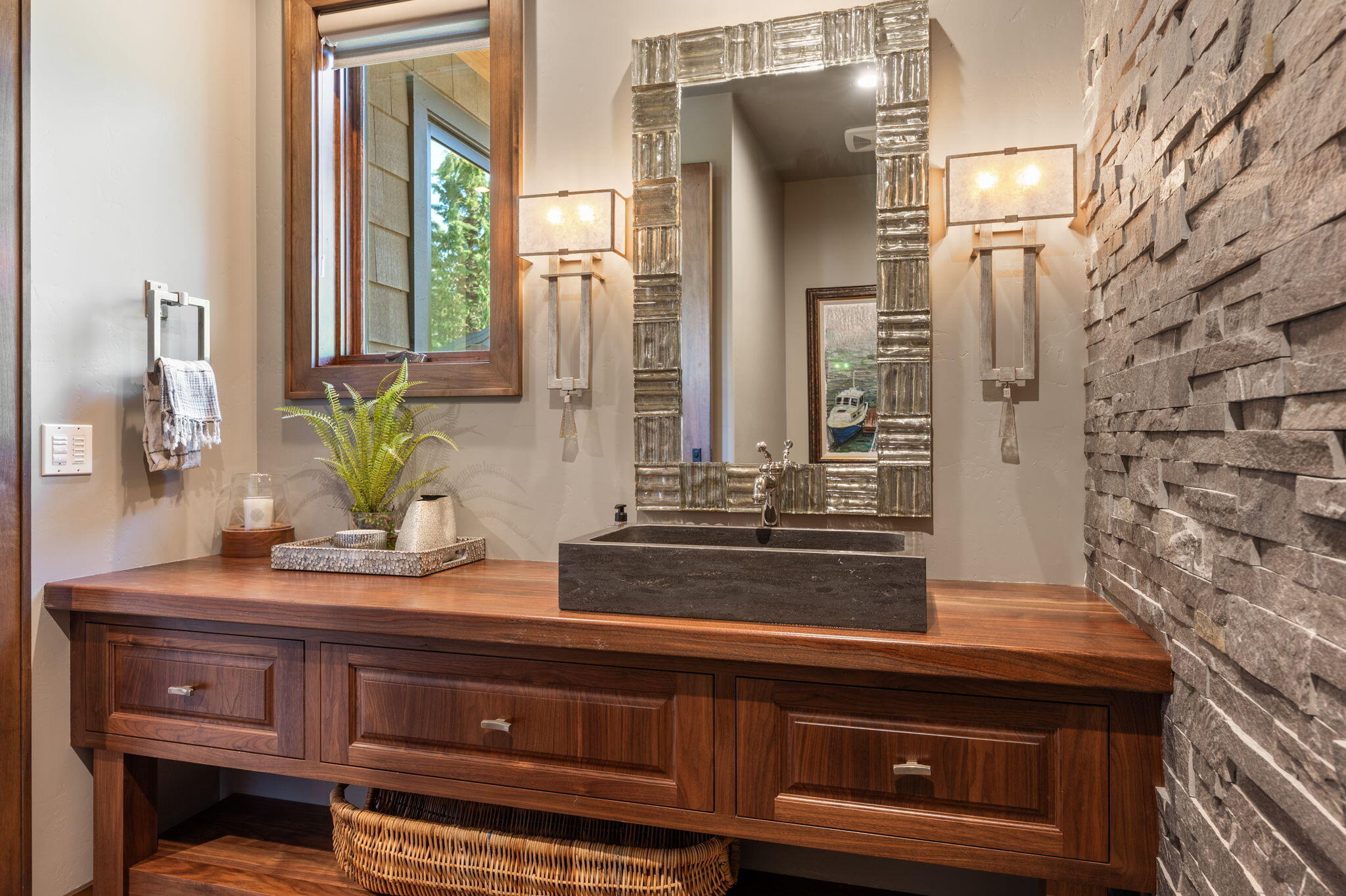 3481 NW Greenleaf Way