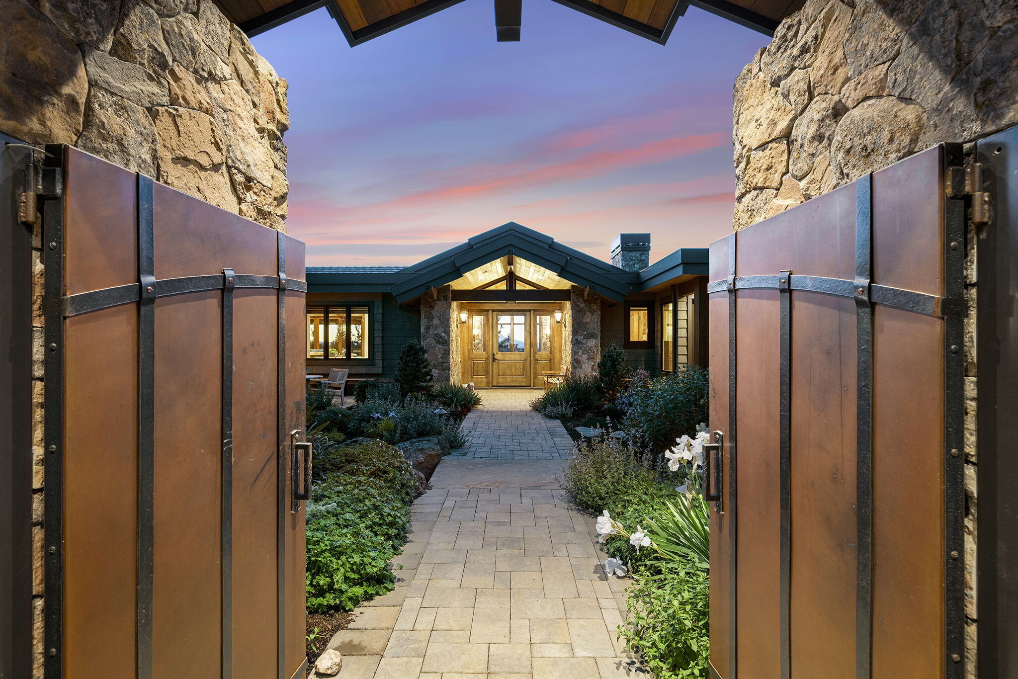 3481 NW Greenleaf Way