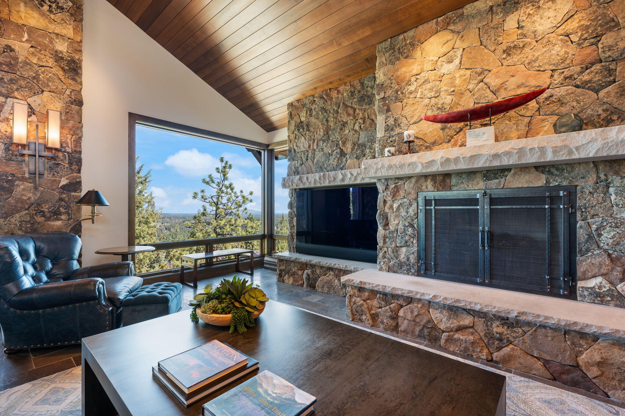 3481 NW Greenleaf Way