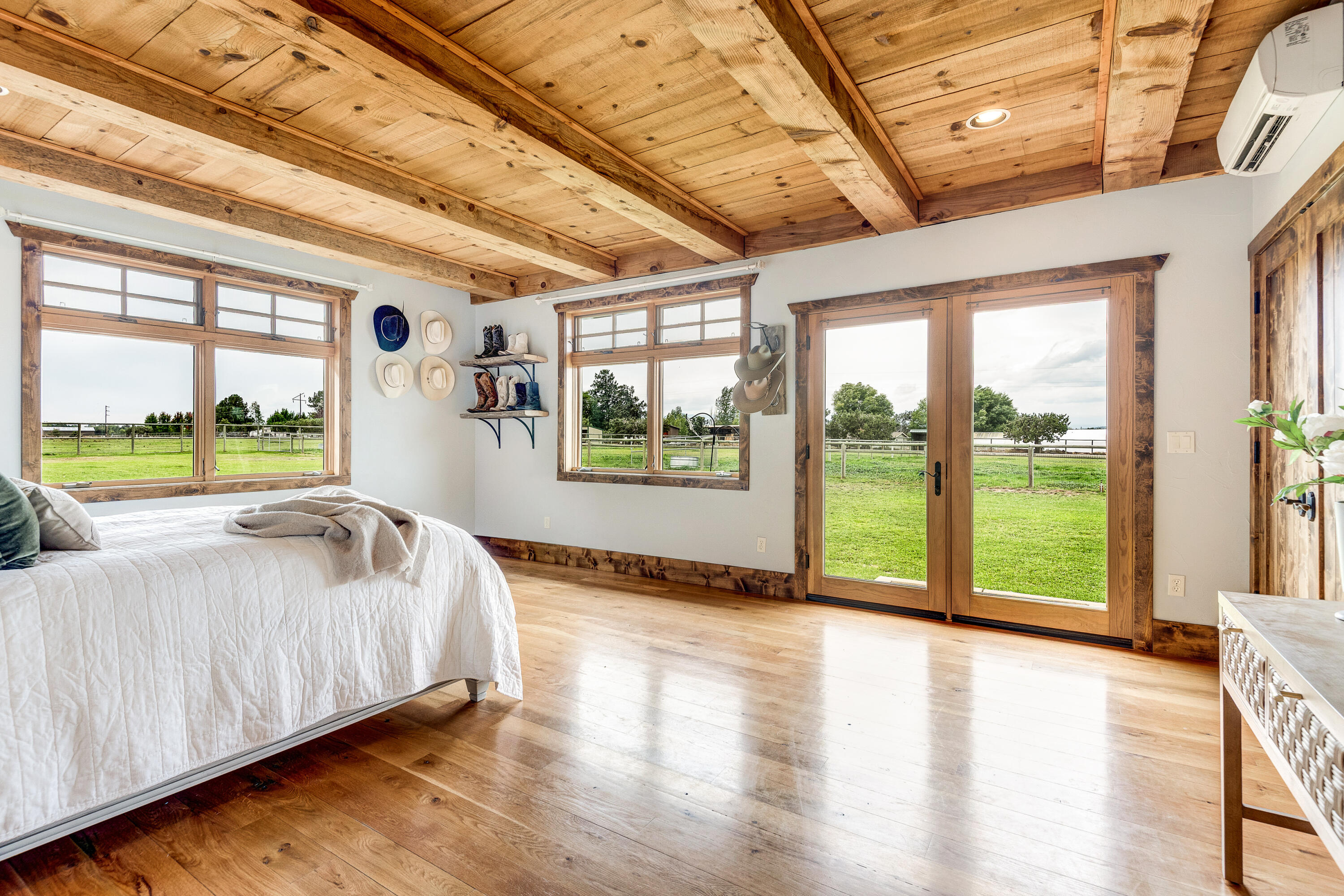 66240 White Rock Loop