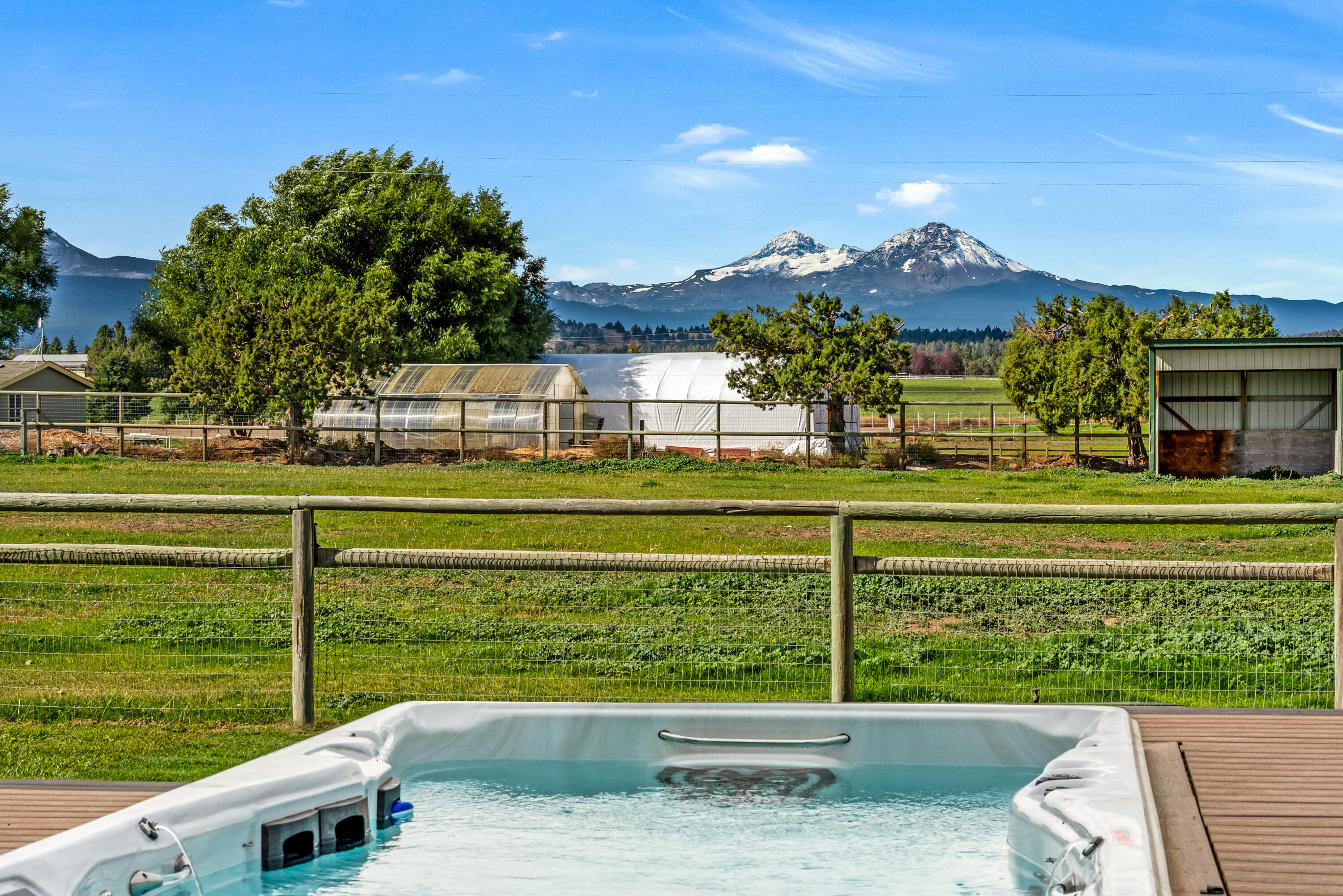 66240 White Rock Loop