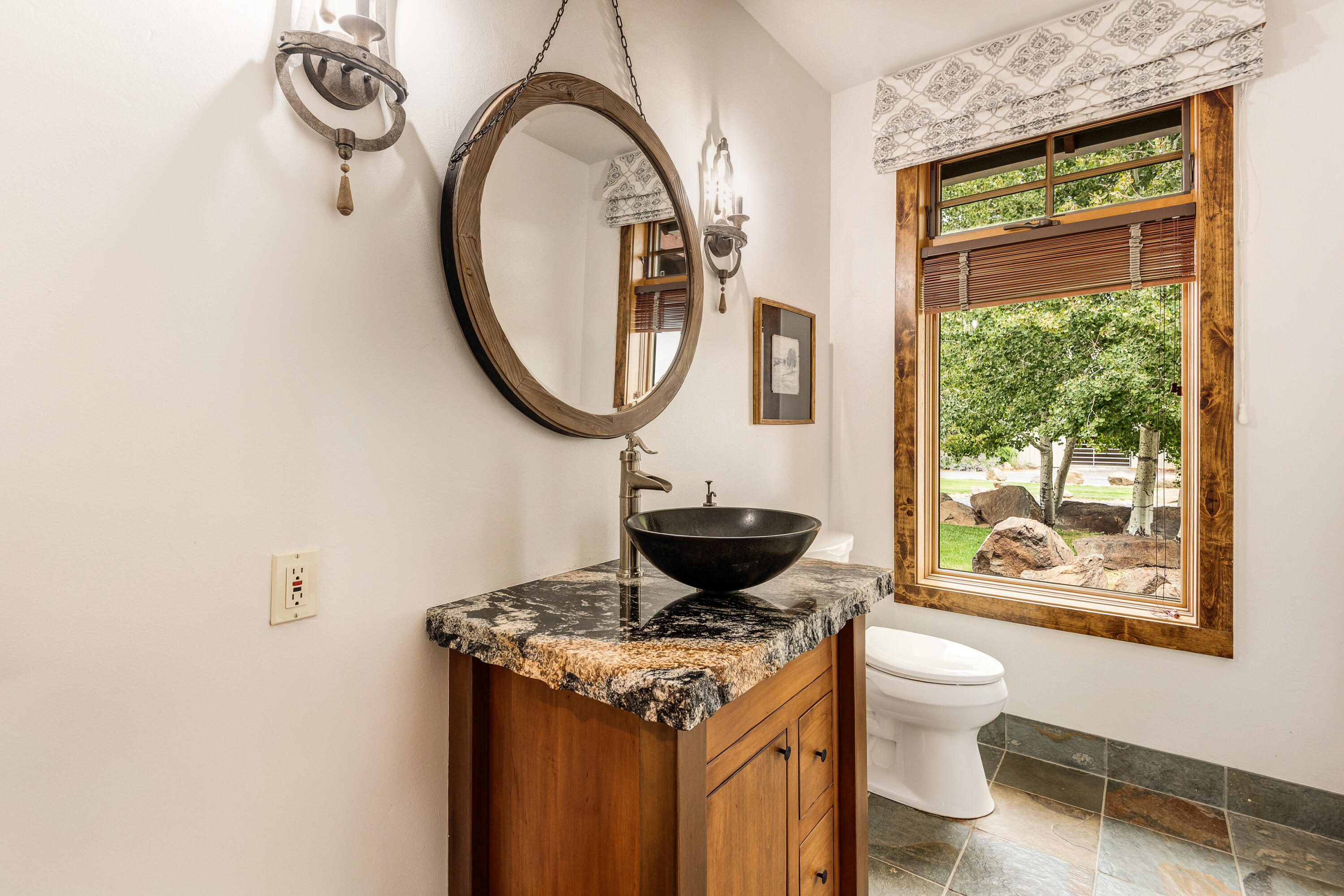 66240 White Rock Loop