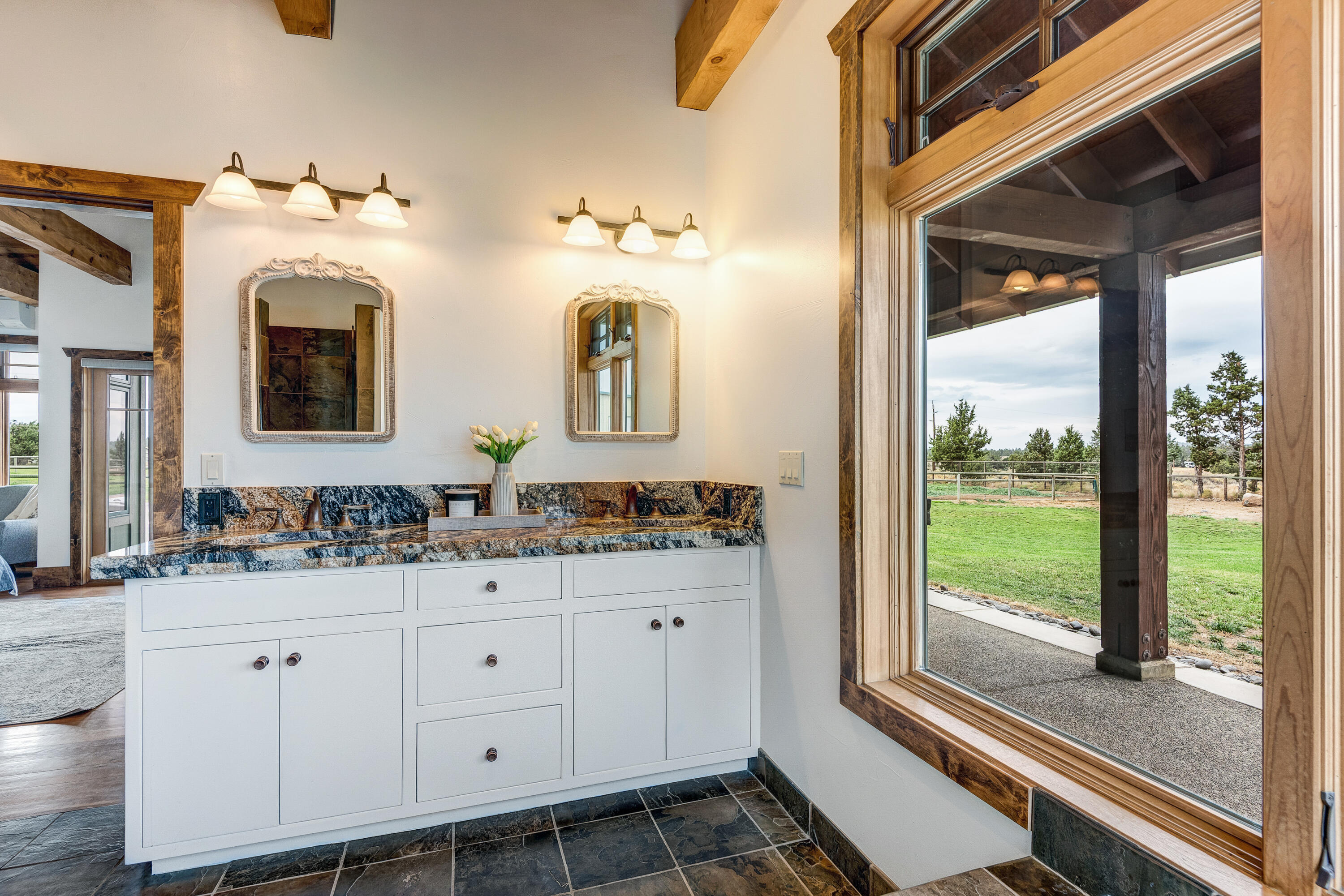 66240 White Rock Loop