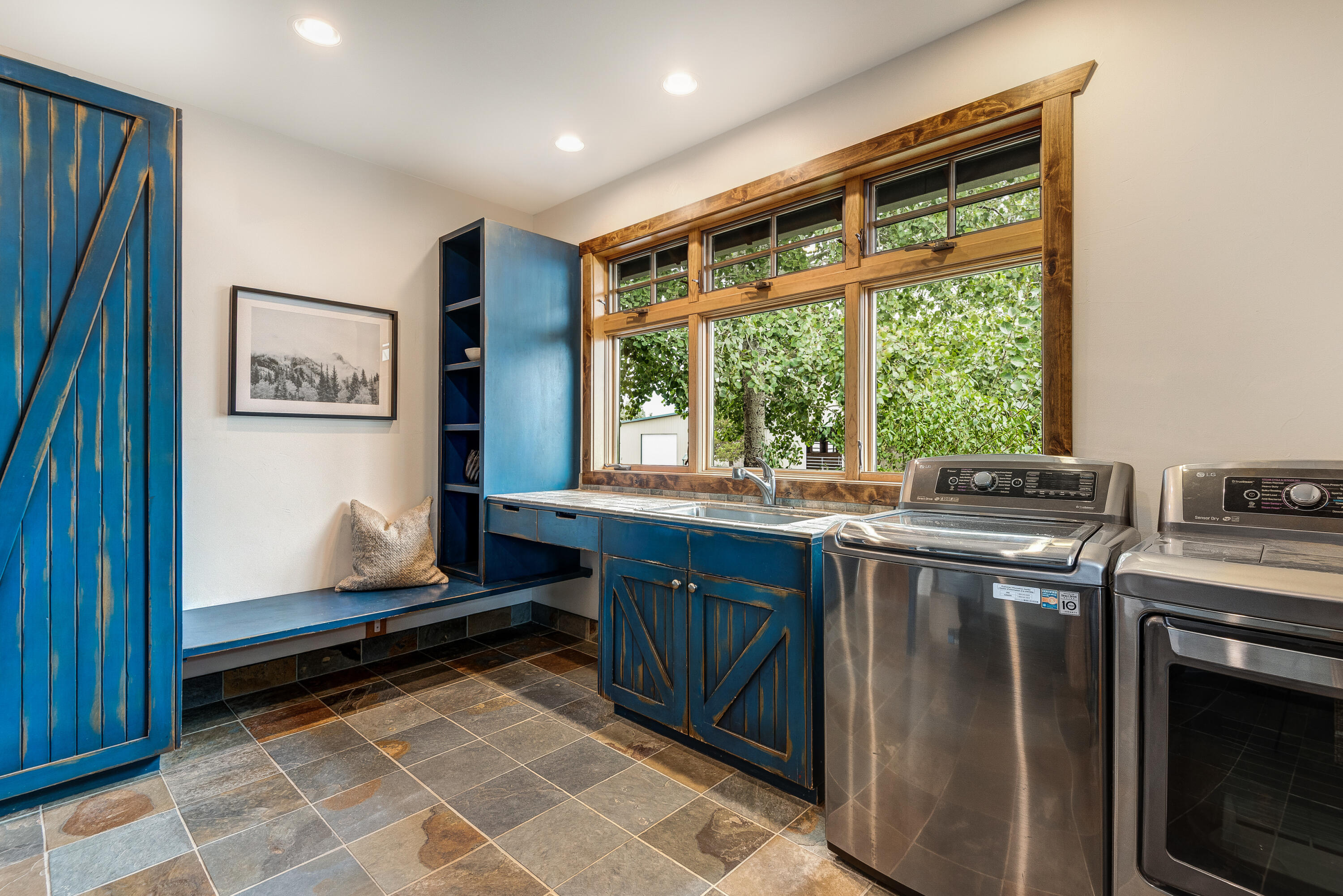66240 White Rock Loop