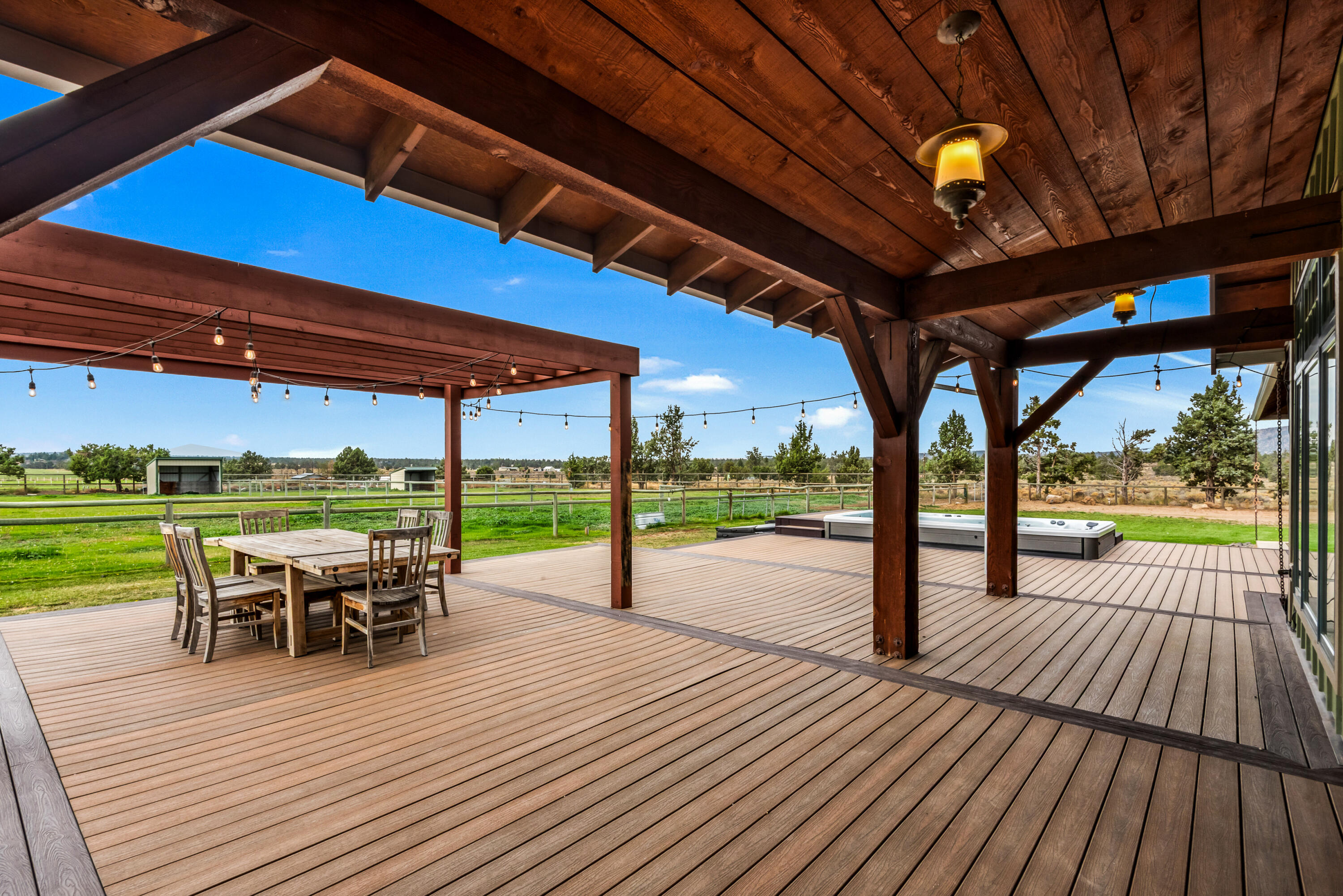66240 White Rock Loop