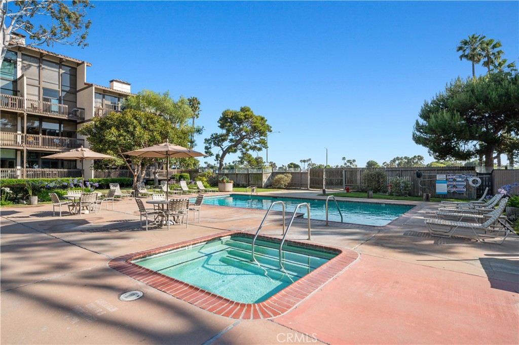 5226 Marina Pacifica Drive S 18