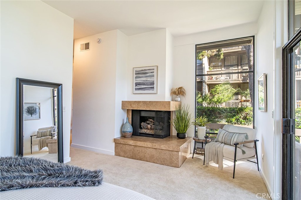 5226 Marina Pacifica Drive S 18