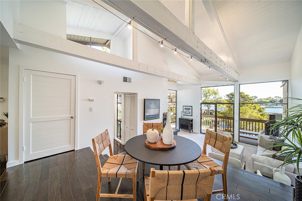 5226 Marina Pacifica Drive S 18