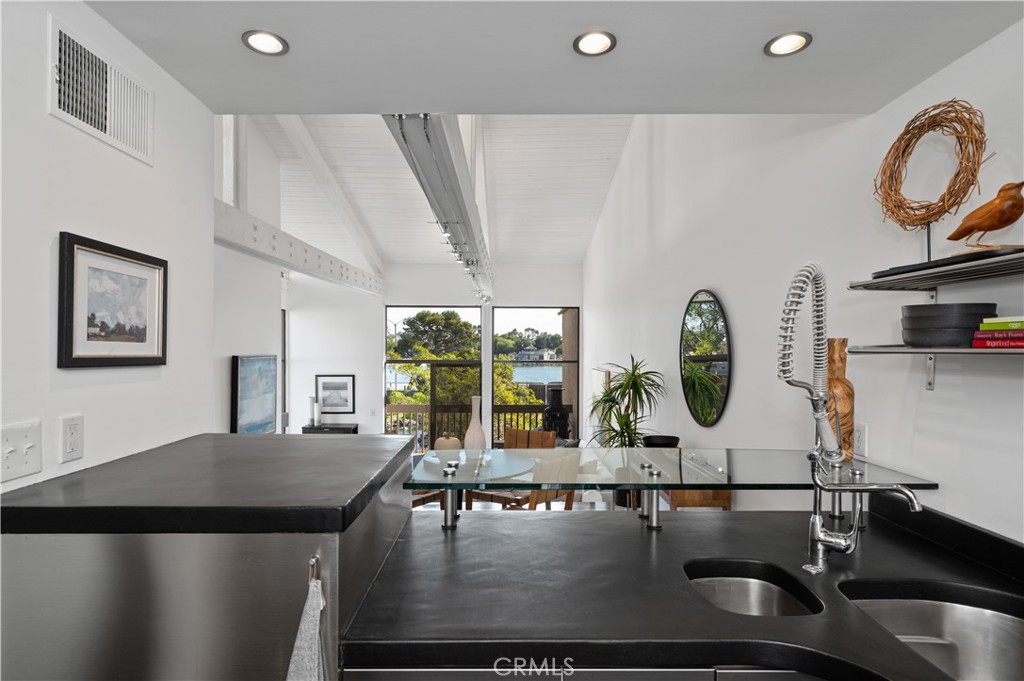 5226 Marina Pacifica Drive S 18