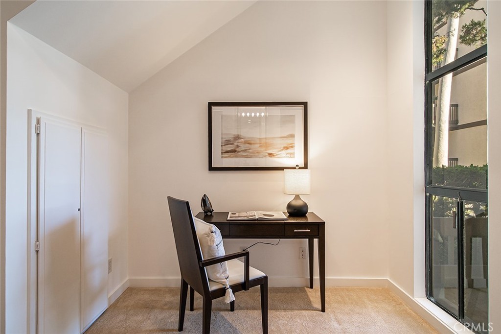 5226 Marina Pacifica Drive S 18