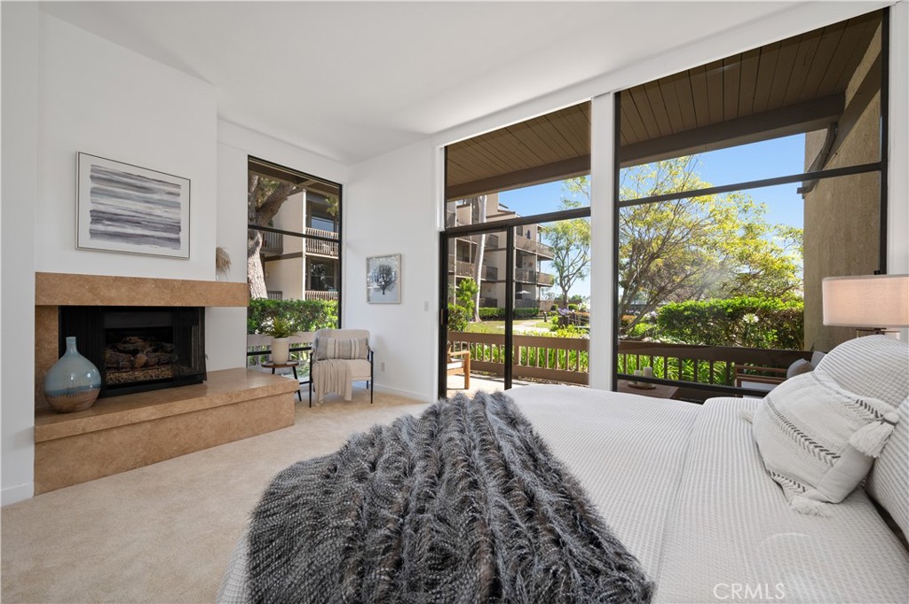 5226 Marina Pacifica Drive S 18