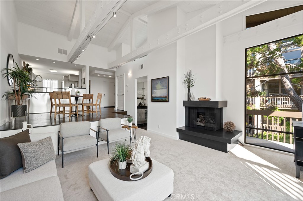 5226 Marina Pacifica Drive S 18