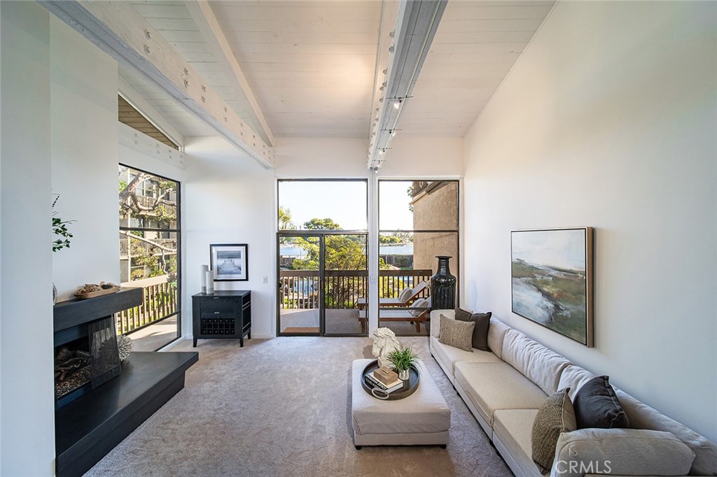 5226 Marina Pacifica Drive S 18