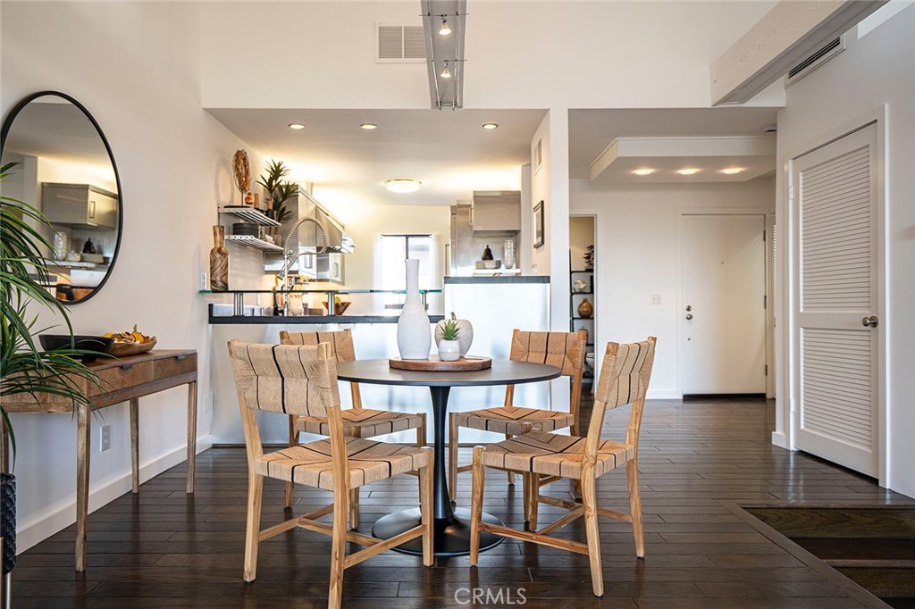 5226 Marina Pacifica Drive S 18